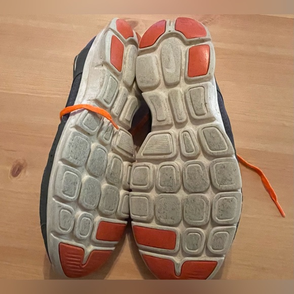 Nike Revolution Grey / Orange - Picture 2 of 3